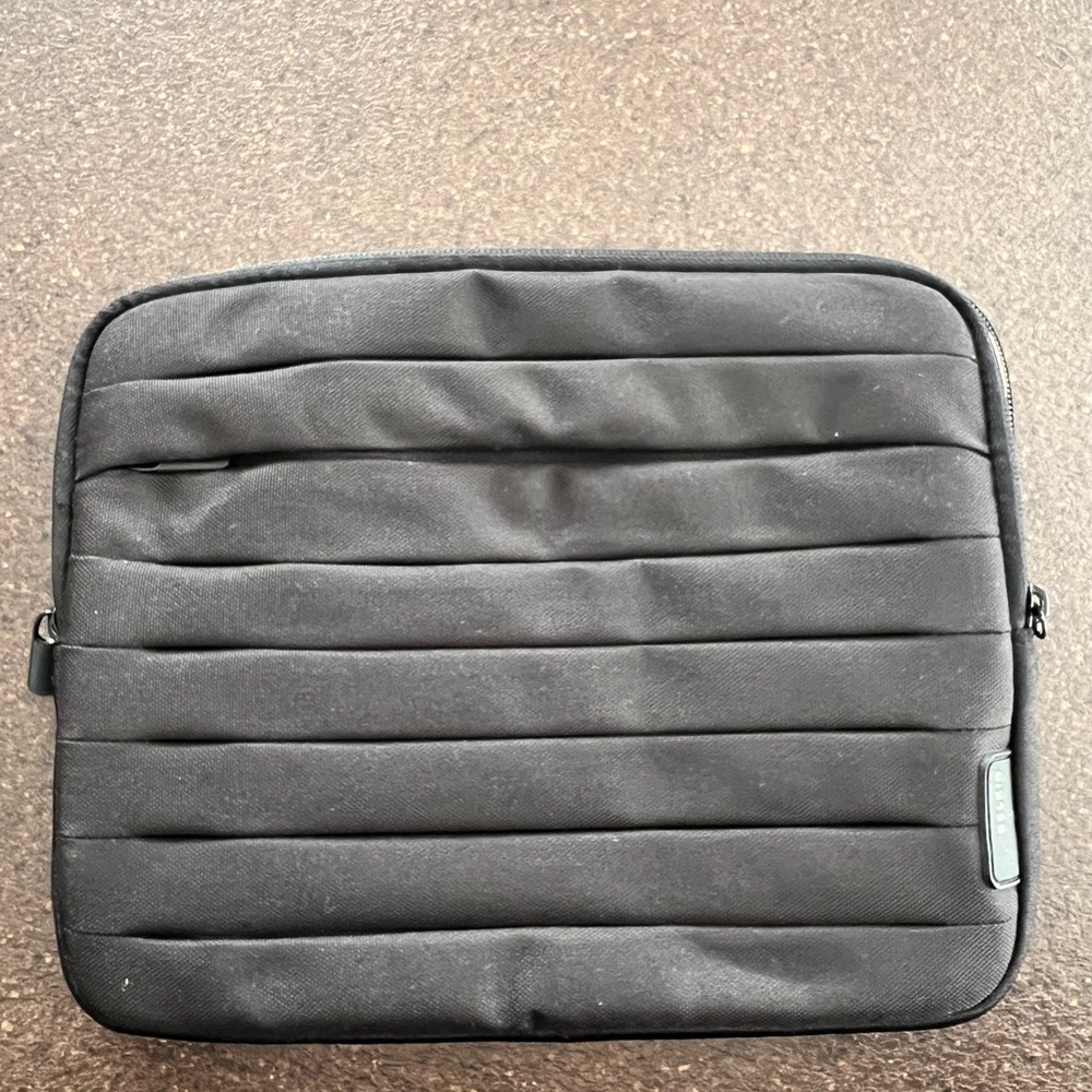 Belkin iPad Case with Zipper